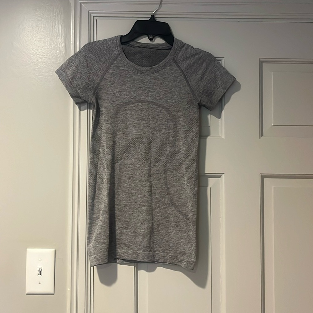 Gray lululemon swiftly tech